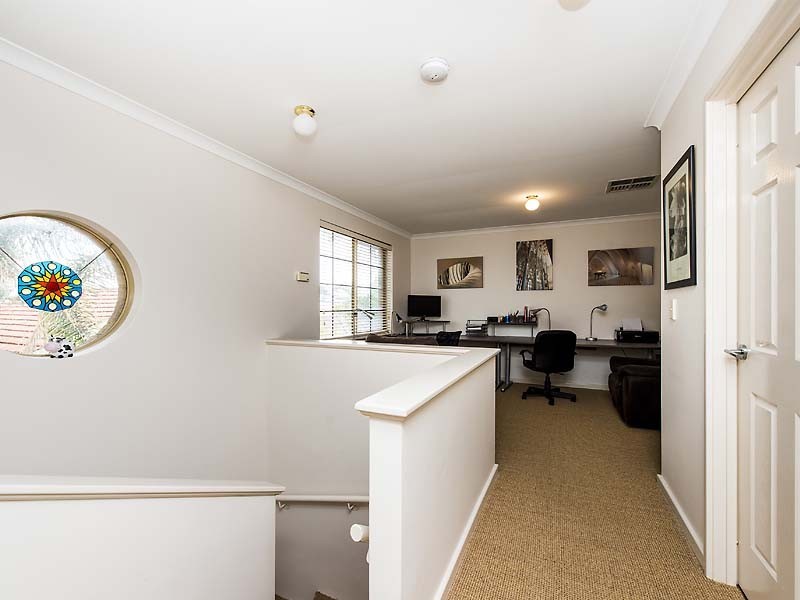 1/23 Pollard Street, Glendalough WA 6016