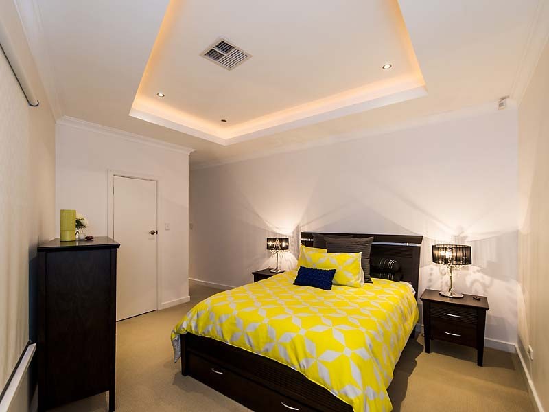 35 Woodley Crescent, Melville WA 6156