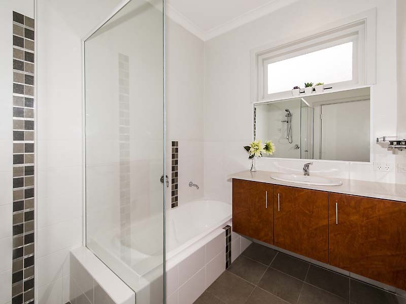 35 Woodley Crescent, Melville WA 6156