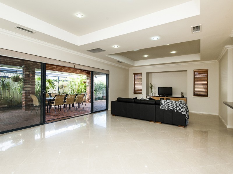 1 Gianatti Ramble, East Cannington WA 6107