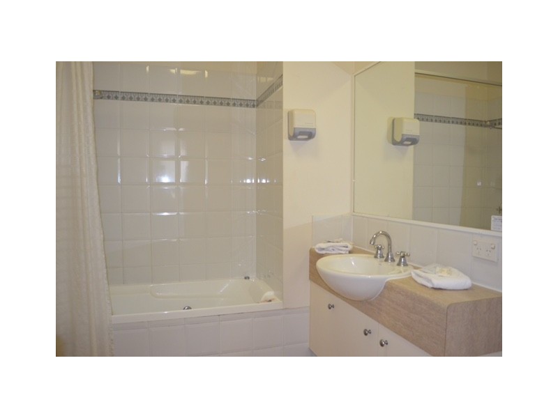 1 / 32 River Esplanade, Mooloolaba QLD 4557