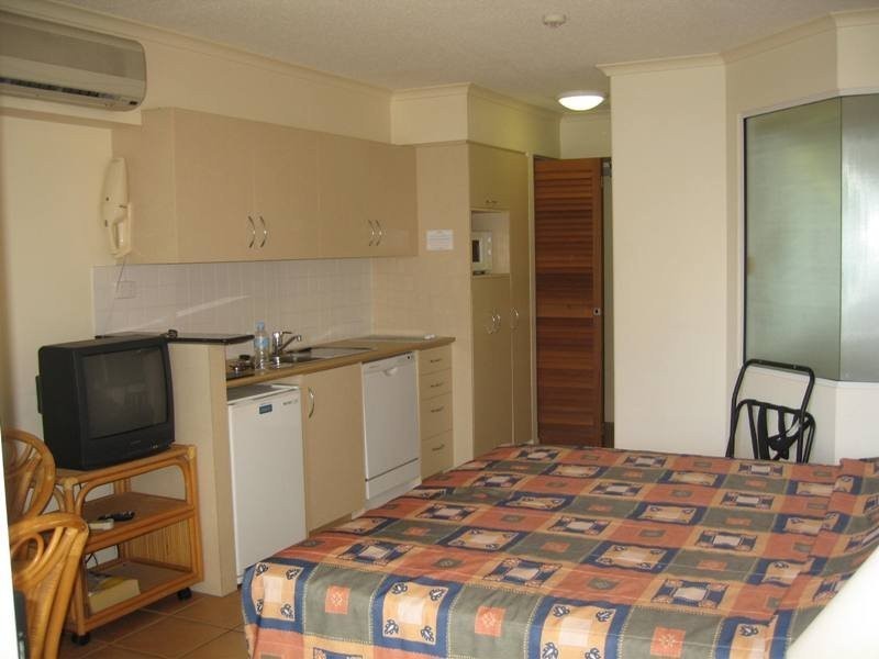227/180 Alexandra Parade (Alex Beach Resort), Alexandra Headland QLD 4572