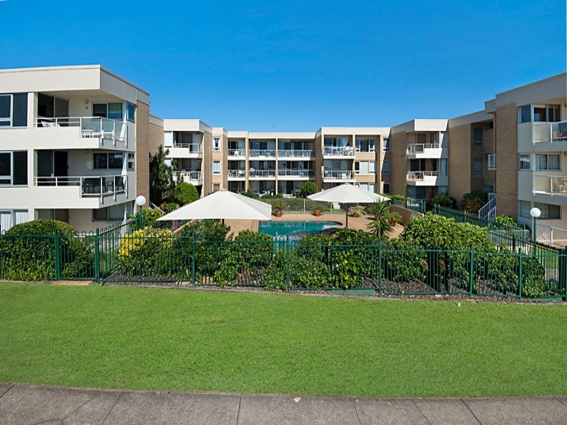 2/268 Alexandra Parade (The Headlands), Alexandra Headland QLD 4572