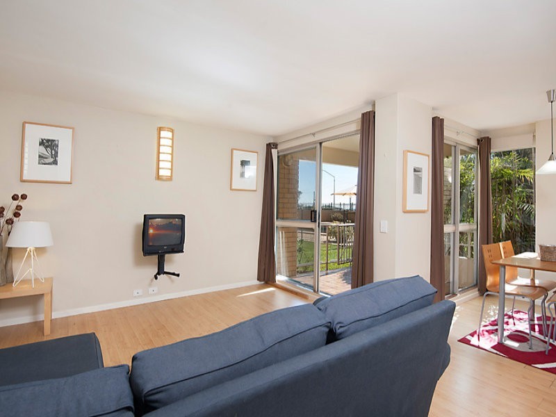 2/268 Alexandra Parade (The Headlands), Alexandra Headland QLD 4572