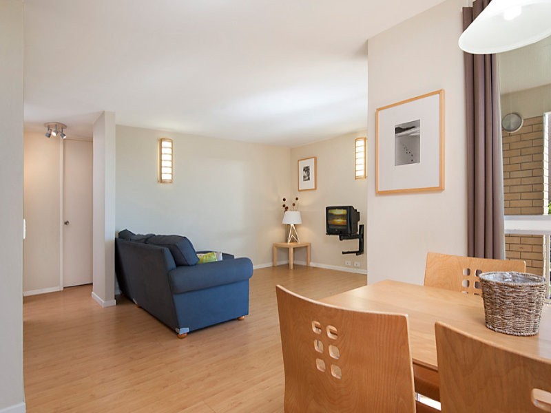 2/268 Alexandra Parade (The Headlands), Alexandra Headland QLD 4572