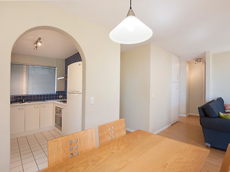 2/268 Alexandra Parade (The Headlands), Alexandra Headland QLD 4572