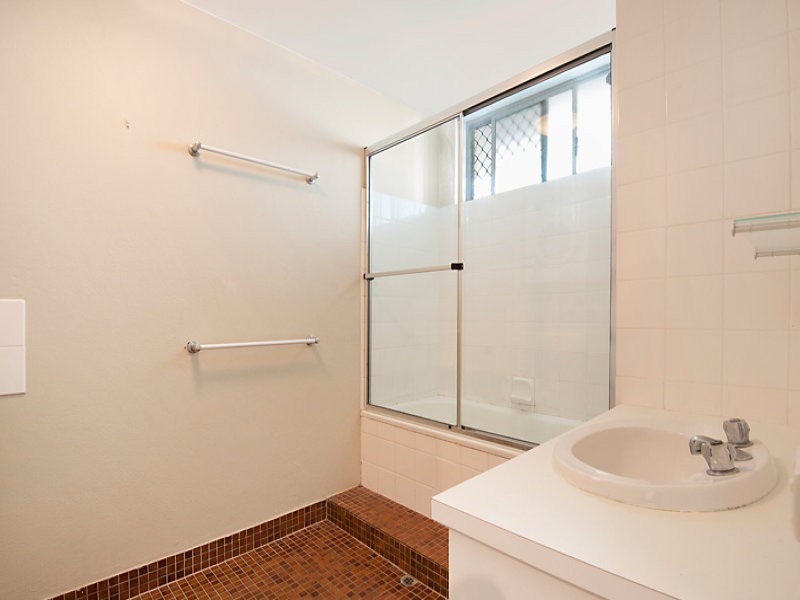 2/268 Alexandra Parade (The Headlands), Alexandra Headland QLD 4572