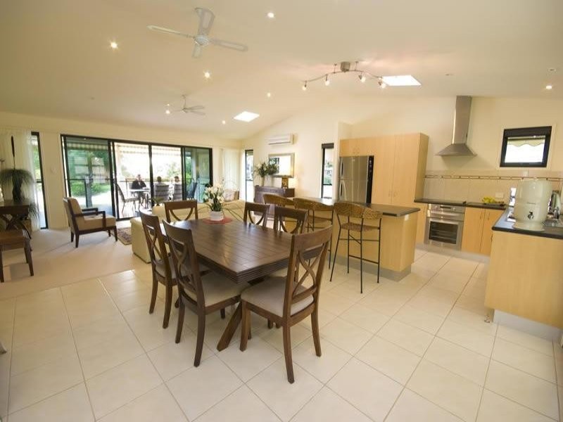 18 Tarwarri Cr, Mooloolaba QLD 4557