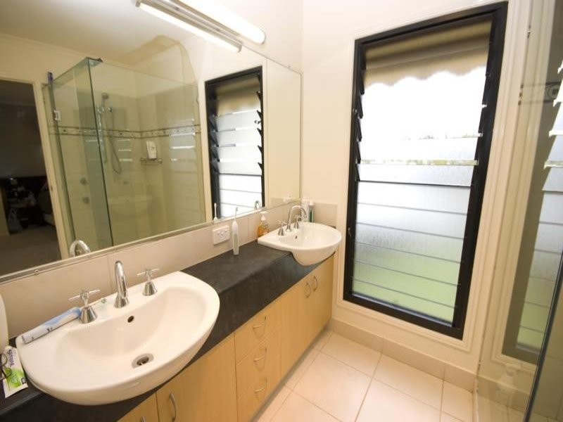 18 Tarwarri Cr, Mooloolaba QLD 4557