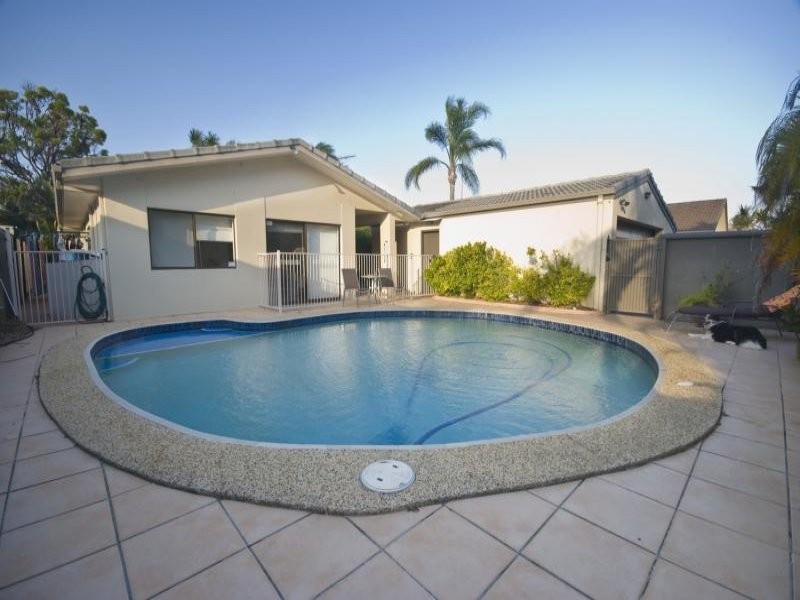 34 Balyarta Crescent, Mooloolaba QLD 4557