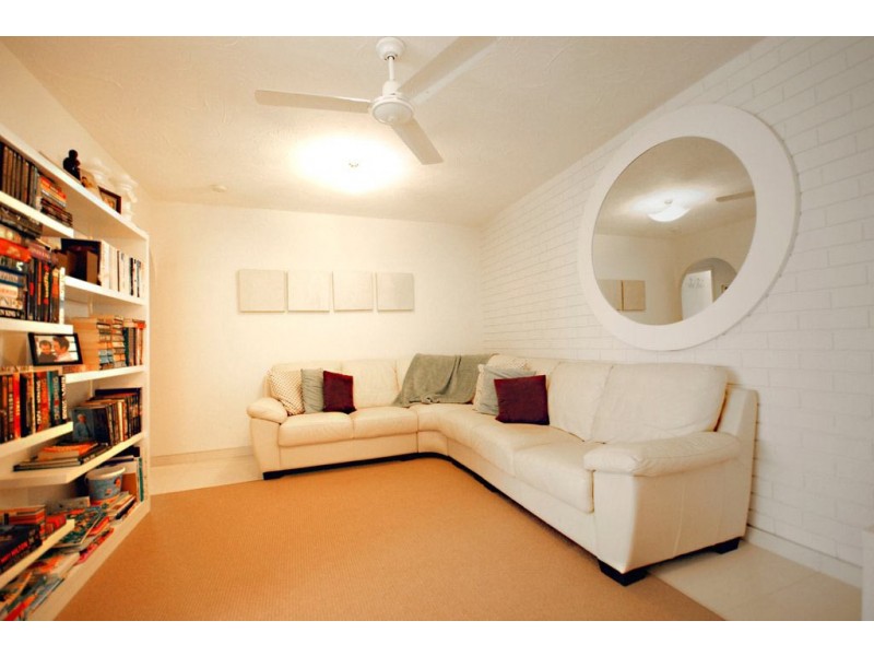 2/10 Muraban Street, Mooloolaba QLD 4557