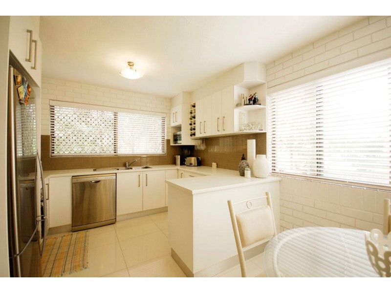 2/10 Muraban Street, Mooloolaba QLD 4557