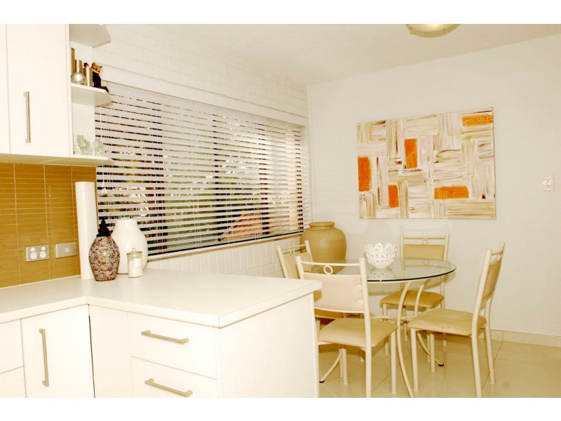 2/10 Muraban Street, Mooloolaba QLD 4557