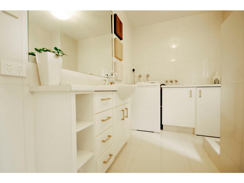 2/10 Muraban Street, Mooloolaba QLD 4557