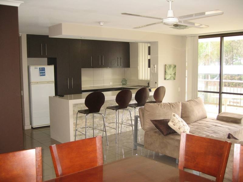 Unit 5 Seaview 143 The Esplanade, Mooloolaba QLD 4557