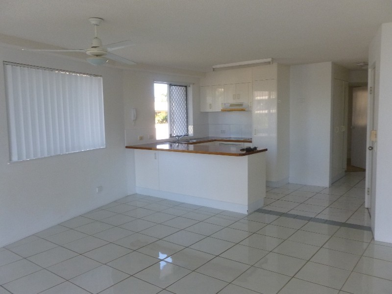 Unit 2 / 90 River Esplanade, Mooloolaba QLD 4557