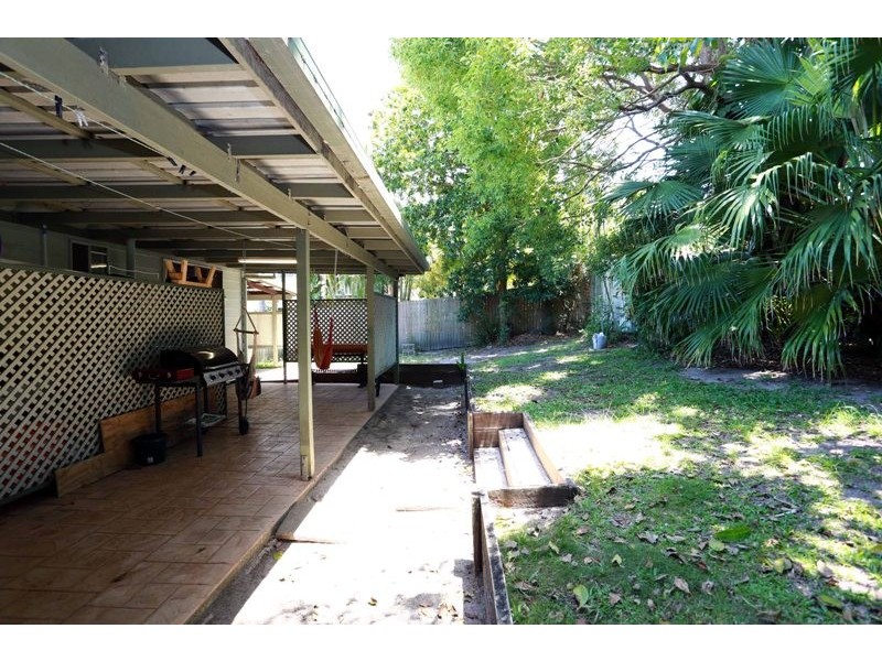 35 Palm Drive, Mooloolaba QLD 4557