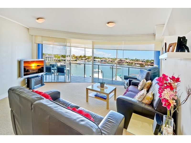 305/13 Nicklin Way (Bluewater Point), Minyama QLD 4575