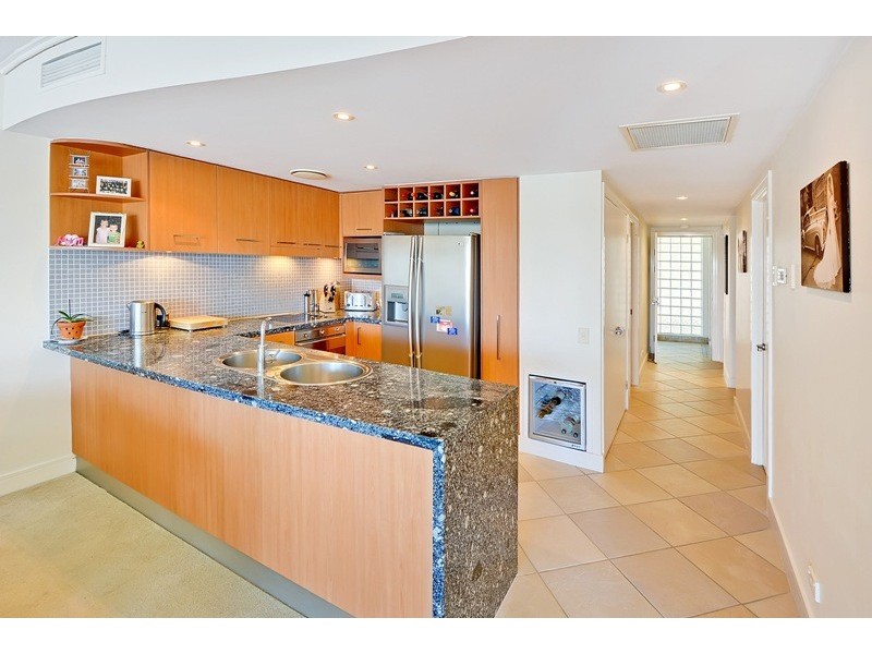 305/13 Nicklin Way (Bluewater Point), Minyama QLD 4575