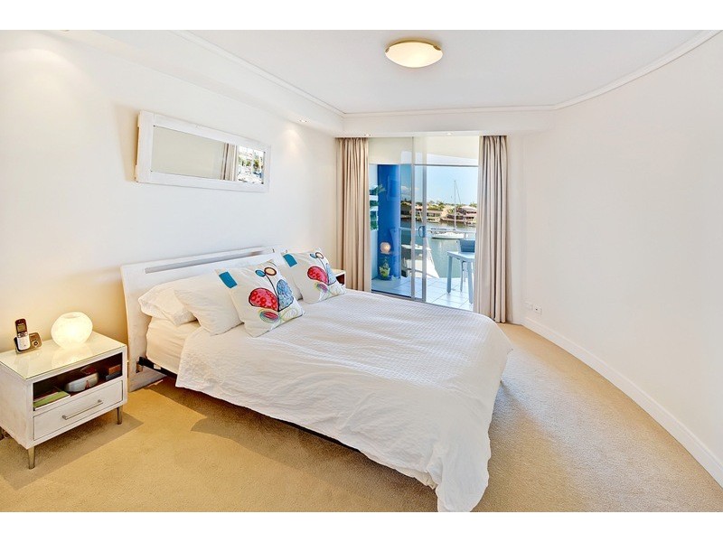 305/13 Nicklin Way (Bluewater Point), Minyama QLD 4575