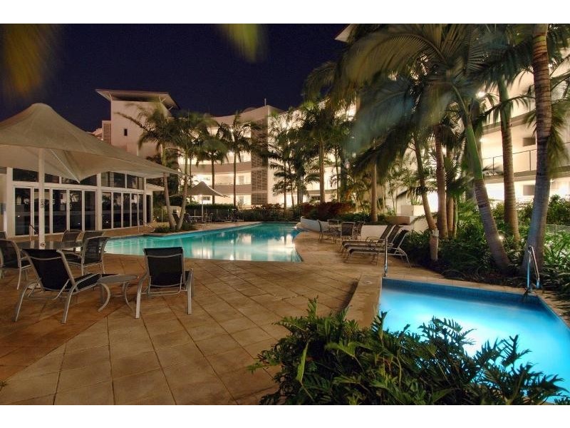 305/13 Nicklin Way (Bluewater Point), Minyama QLD 4575