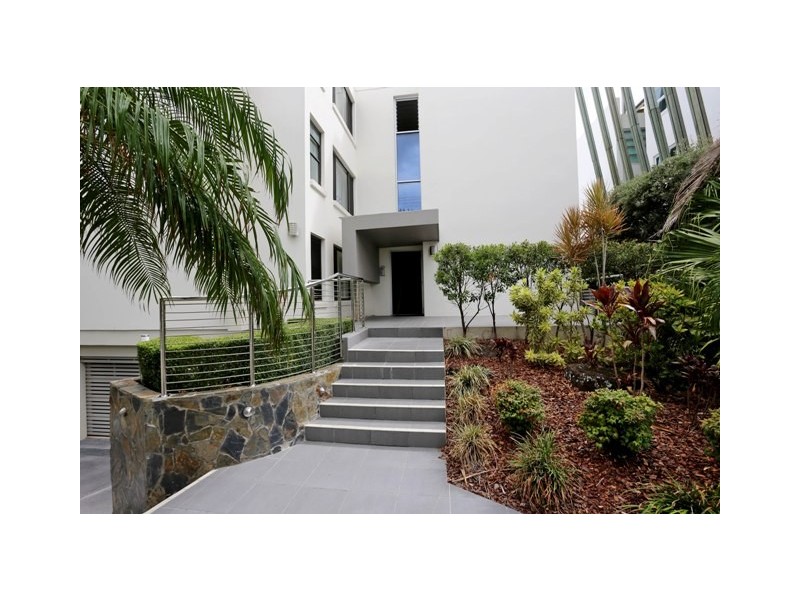 4/56 Parkyn Parade (The Windmill), Mooloolaba QLD 4557