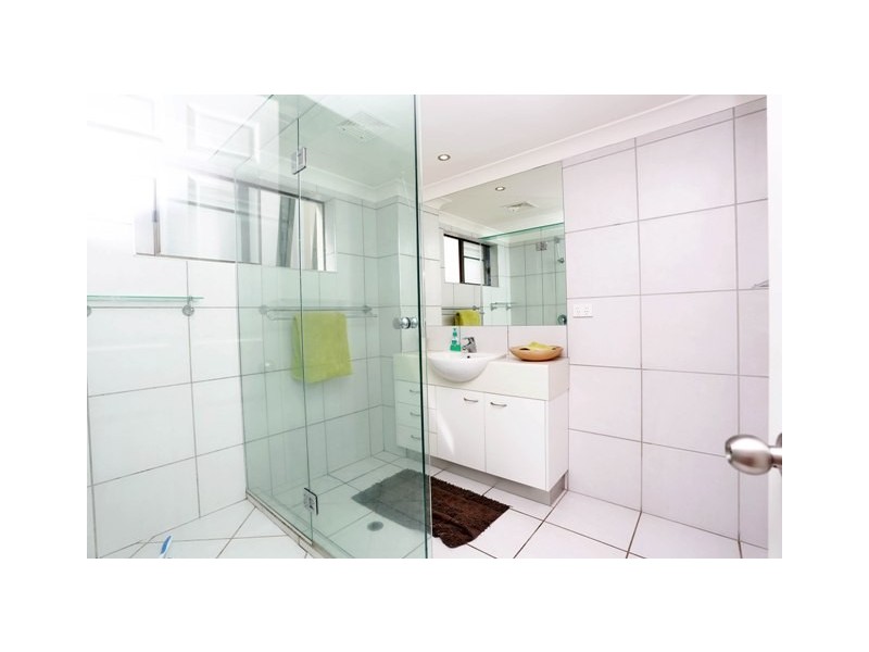 4/56 Parkyn Parade (The Windmill), Mooloolaba QLD 4557