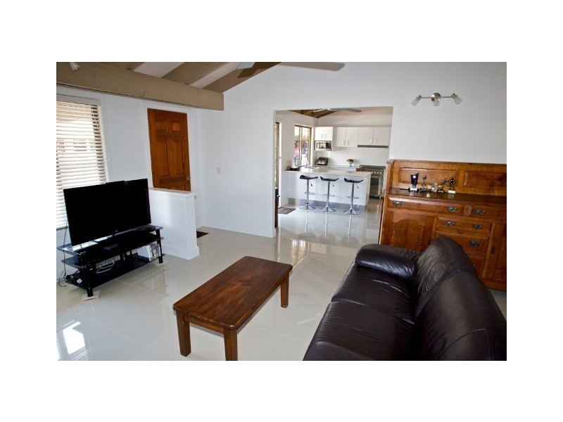 40 Lawrence Street, Mooloolaba QLD 4557