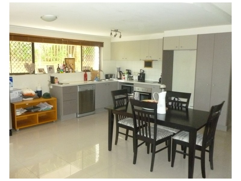 2/77 Buderim Avenue, Mooloolaba QLD 4557