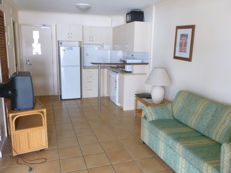 Unit 207 / 180 Alexandra Parade ‘Alexandra Beach Resort’, Alexandra Headland QLD 4572