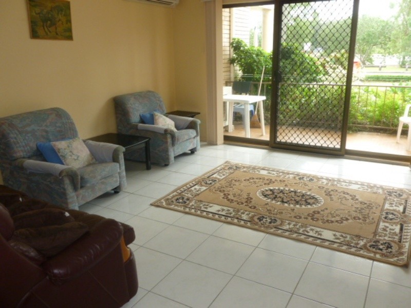 2/45 Bradman Avenue (Quiet Waters), Maroochydore QLD 4558