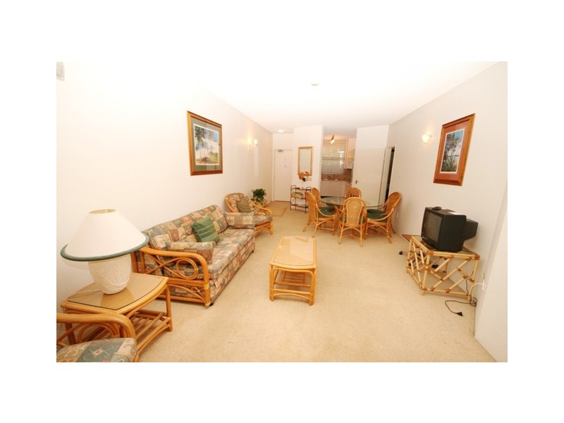 4/10 Boolarong Crescent (Shan Delle), Alexandra Headland QLD 4572