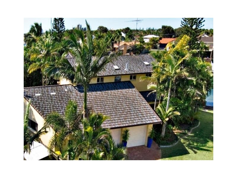 1 Waringa Court, Minyama QLD 4575