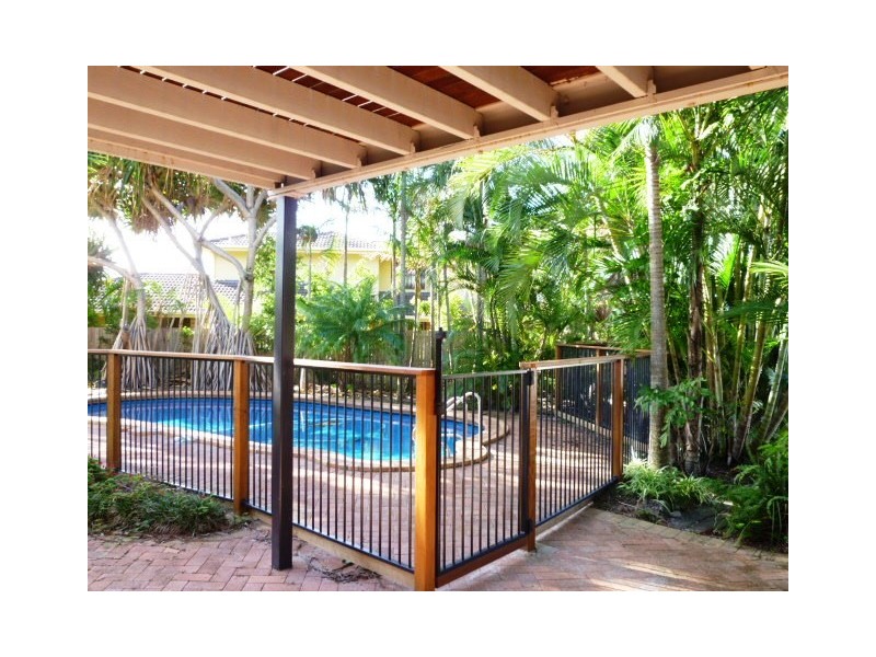 1 Waringa Court, Minyama QLD 4575