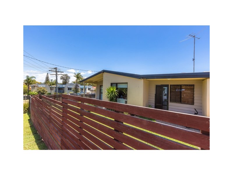 1 Ulaka Court, Mooloolaba QLD 4557