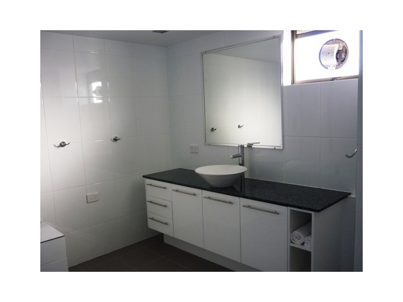 1/50 Parkyn Parade (Jedda), Mooloolaba QLD 4557