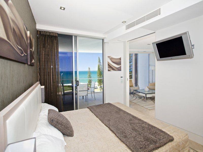 304/101-105 Mooloolaba Esplanade (Oceans), Mooloolaba QLD 4557