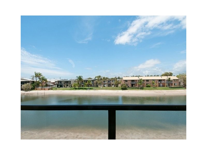 8/11-13 Pangarinda Place, Mooloolaba QLD 4557