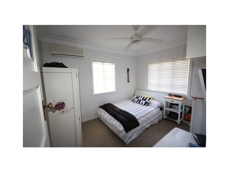 31 Namba Street, Pacific Paradise QLD 4564