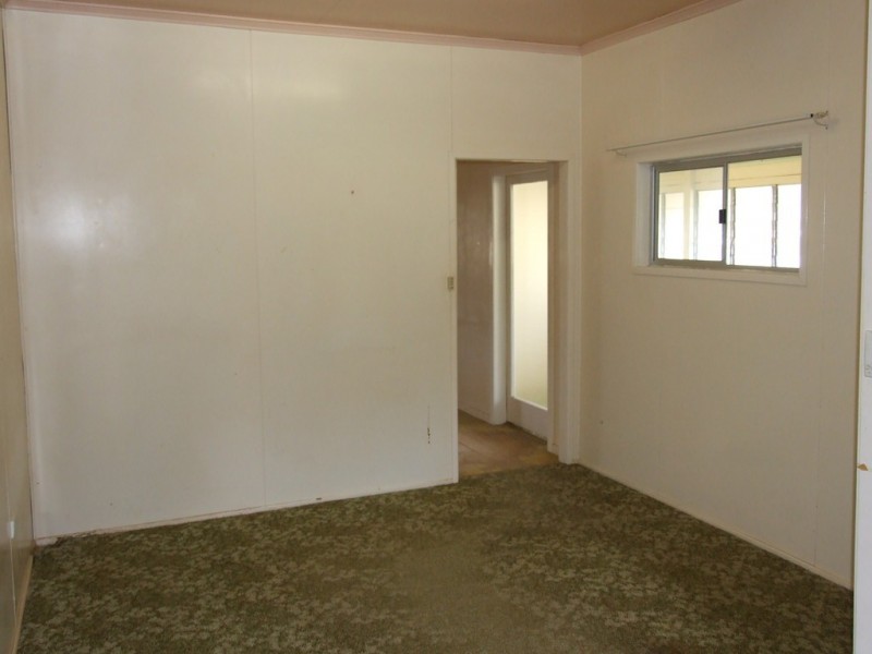 11 Lalor Street, Crows Nest QLD 4355