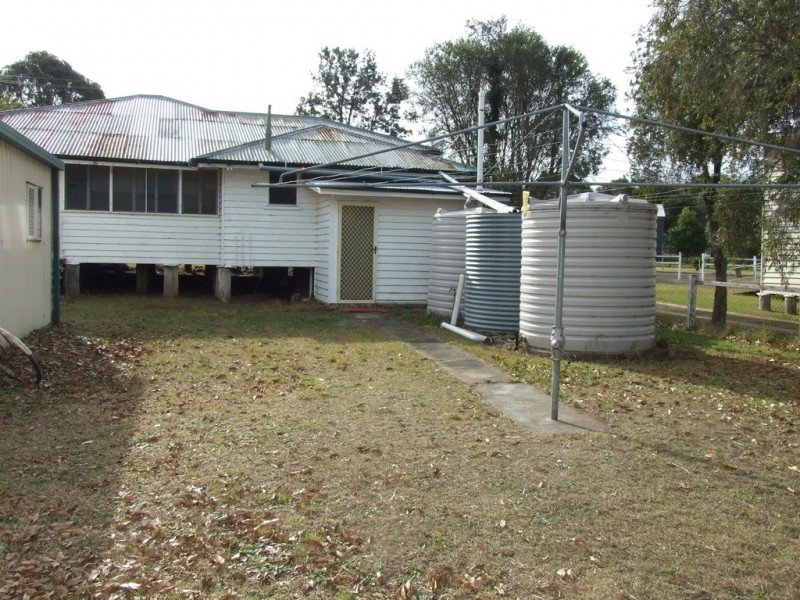 11 Lalor Street, Crows Nest QLD 4355