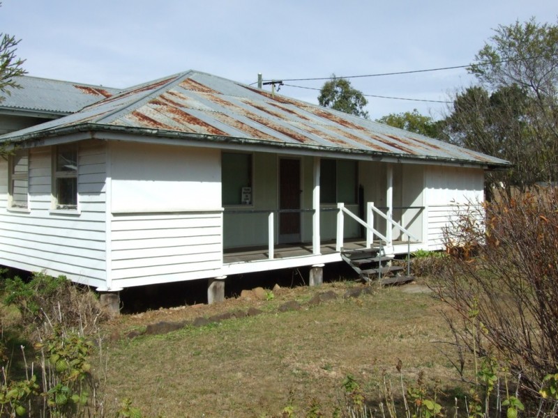 11 Lalor Street, Crows Nest QLD 4355