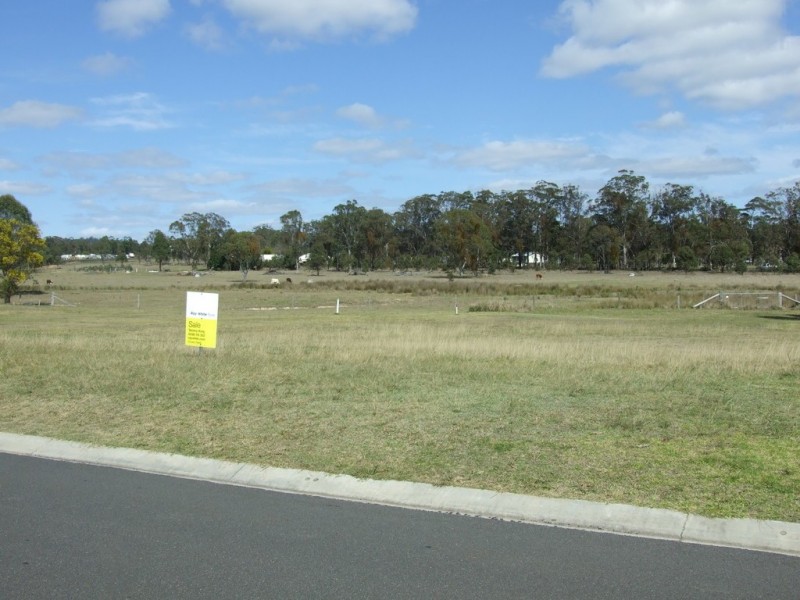 19 Parkland Drive, Crows Nest QLD 4355