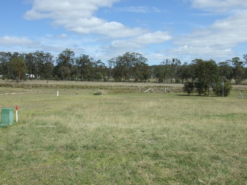 19 Parkland Drive, Crows Nest QLD 4355