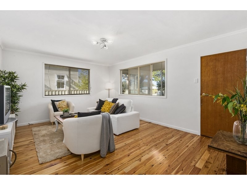 8 Nolan Street, Crows Nest QLD 4355