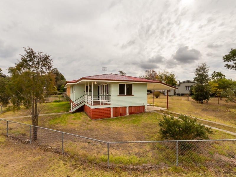 2 Lalor Street, Crows Nest QLD 4355