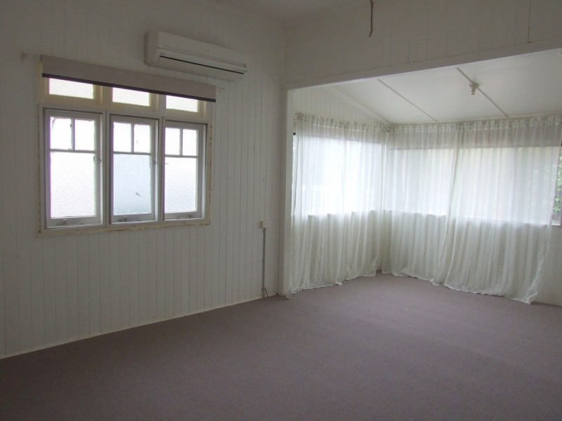 7 Jones Street, Crows Nest QLD 4355