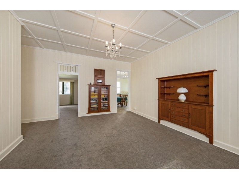 7 Albert Street, Crows Nest QLD 4355