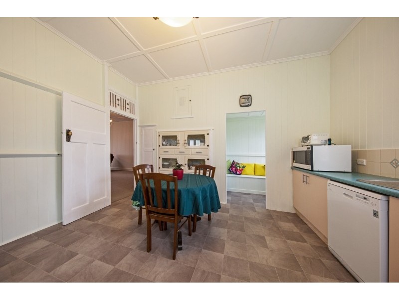 7 Albert Street, Crows Nest QLD 4355