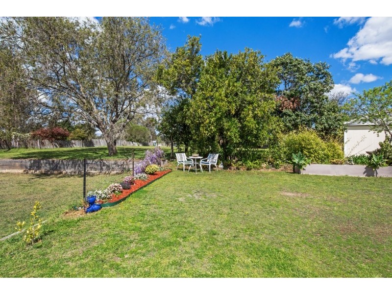 7 Albert Street, Crows Nest QLD 4355